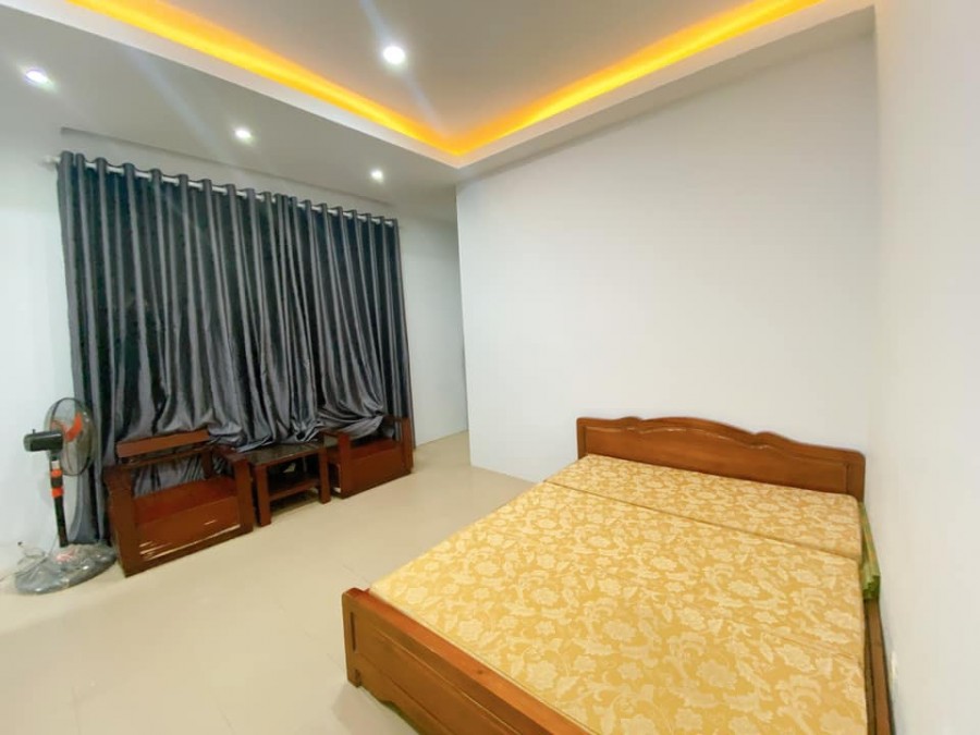 Bán Nhà Giảng Võ, Đống Đa mt 7.8m, Lô Góc, Kinh Doanh ô tô đỗ cửa, giá bán 4.8 tỷ
