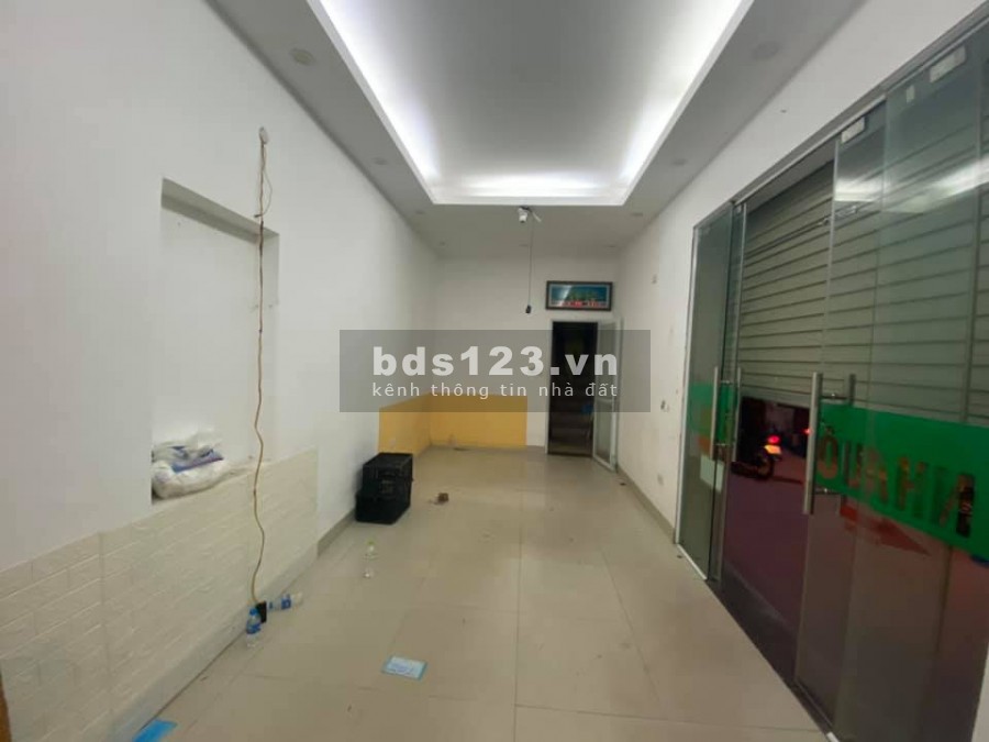 Nhỉnh 5 tỷ có nhà mặt phố Quỳnh Mai, Hai Bà Trưng, lô góc kinh doanh đỉnh