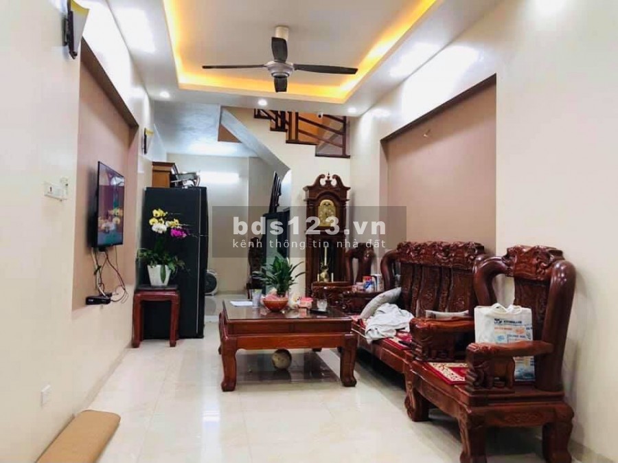 Nhà đẹp hiếm trung tâm Đống Đa 3 phòng ngủ, diện tích rộng, giá sốc