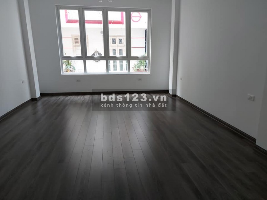 Bán nhà Tây Hồ gần phố đi bộ, kinh doanh cho thuê dt 30mx6m, giá 4.8 tỷ, lhcc