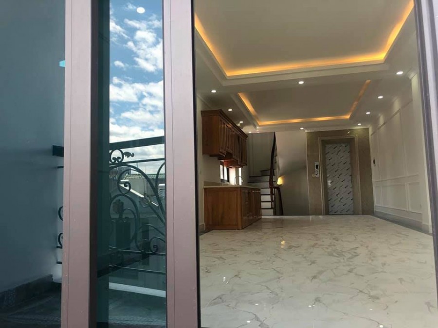 Bán nhà liền kề La Khê, Lê Trọng Tấn 50m2, mới koong, vỉa hè ô tô tránh, thang máy 7.3 Tỷ