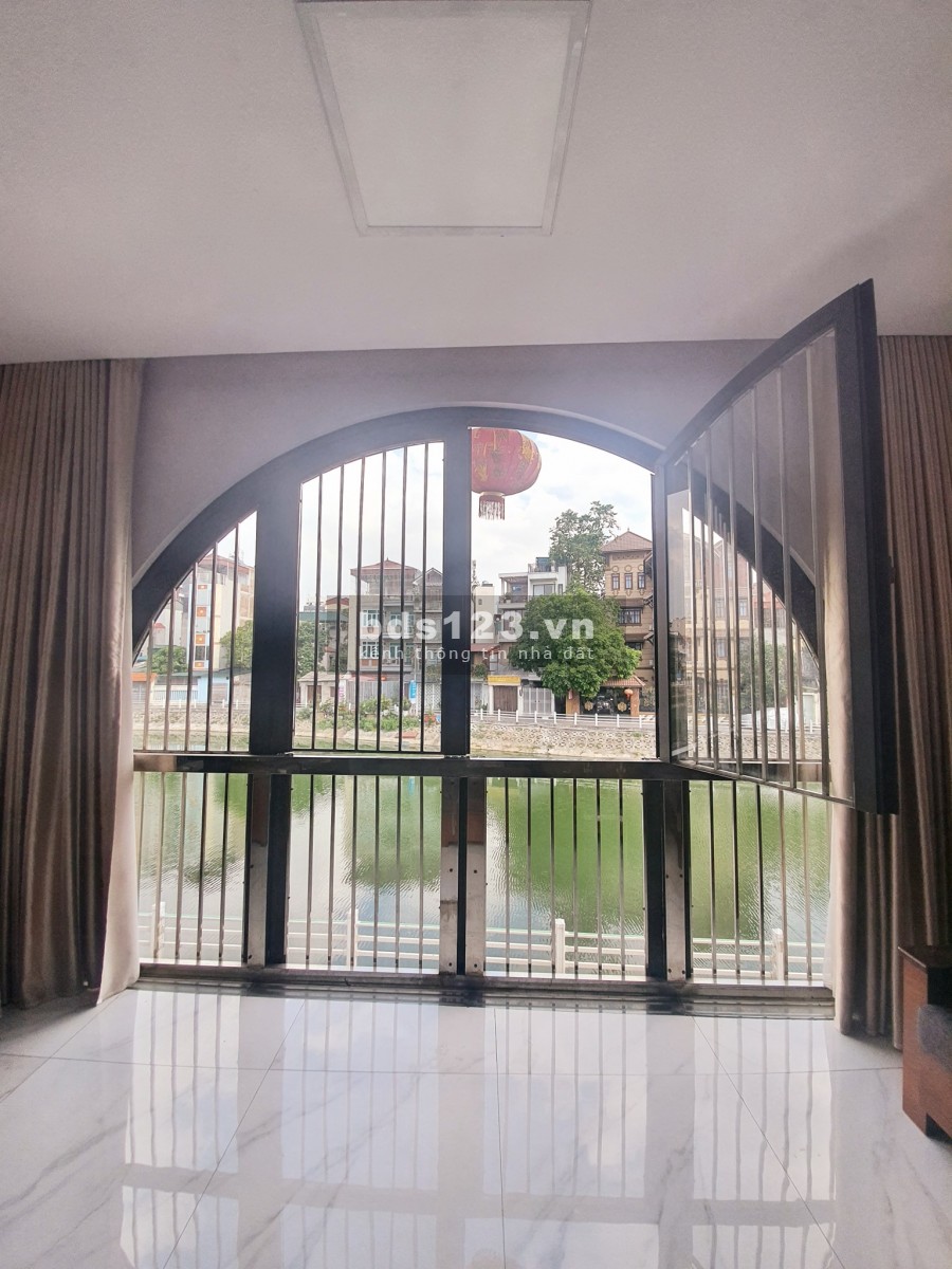 Ngọc Lâm bán nhà view ngắm Hồ Tai Trâu cực hiếm và cần bán gấp.