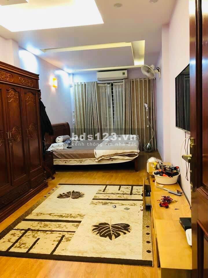 Nhà đẹp hiếm trung tâm Đống Đa 3 phòng ngủ, diện tích rộng, giá sốc