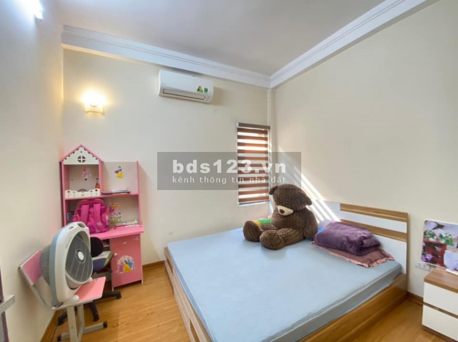 Bán gấp nhà phố Trương Định Hoàng Mai mới đẹp 50m 5 tầng mặt tiền 5,5m, giá 4,55 tỷ