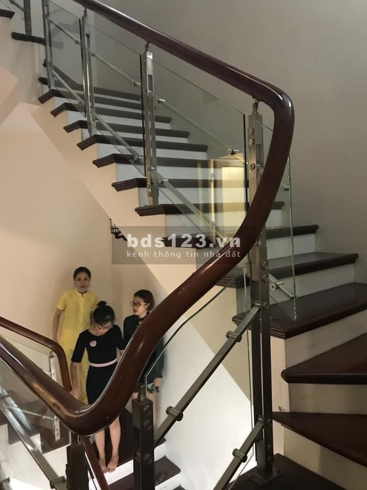 Bán nhà mặt phố Vĩnh Hồ, kinh doanh đỉnh, diện tích 30m2, giá 7.5 tỷ