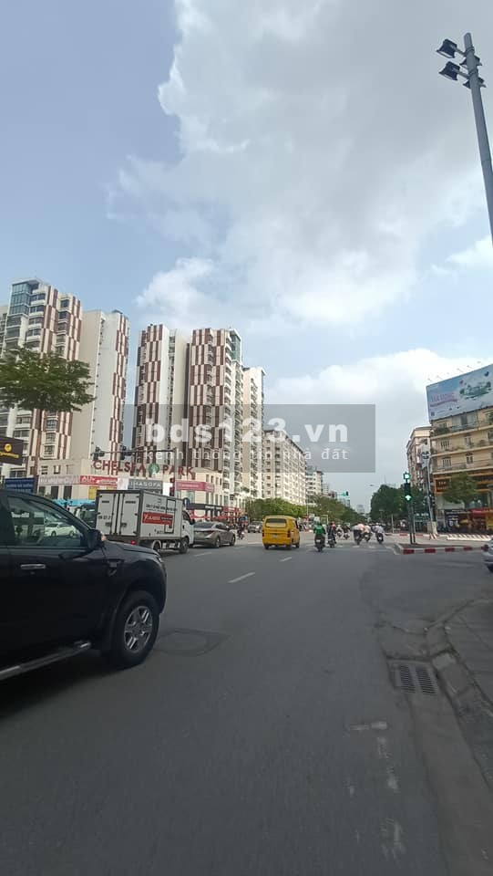 Bán nhà Trung Kính 65m2, 5 tầng, mặt tiền 6.1m, gara ô tô, 12.5 tỷ