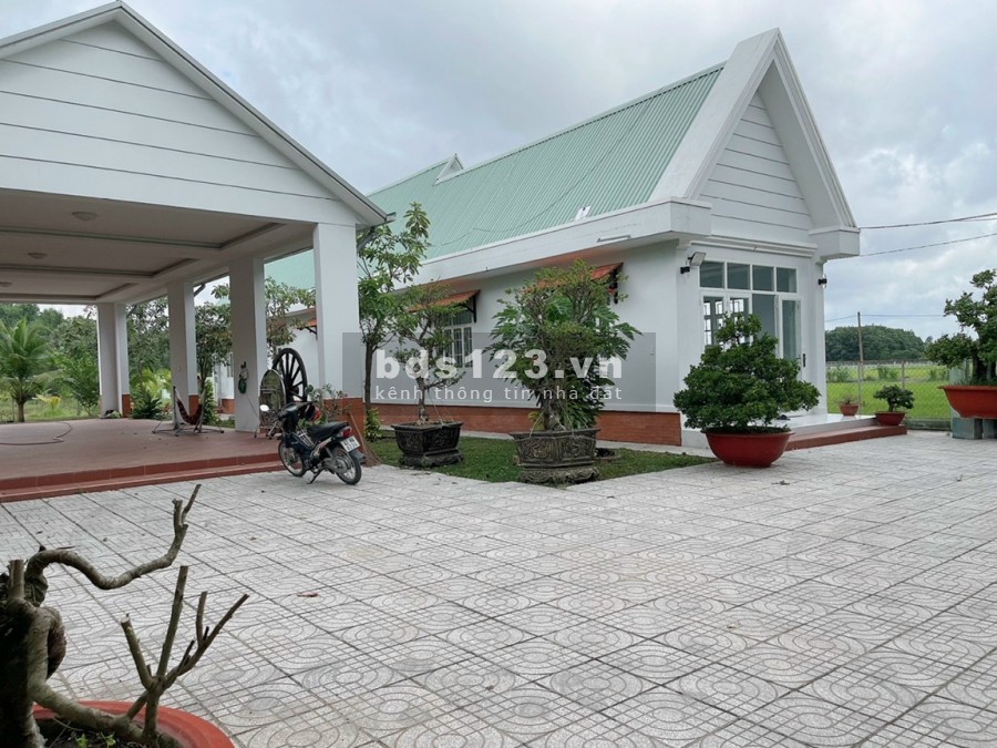 Nhà vườn Củ Chi đã hoàn thiện 100% cần bán gấp, giá 15 tỷ, lhcc