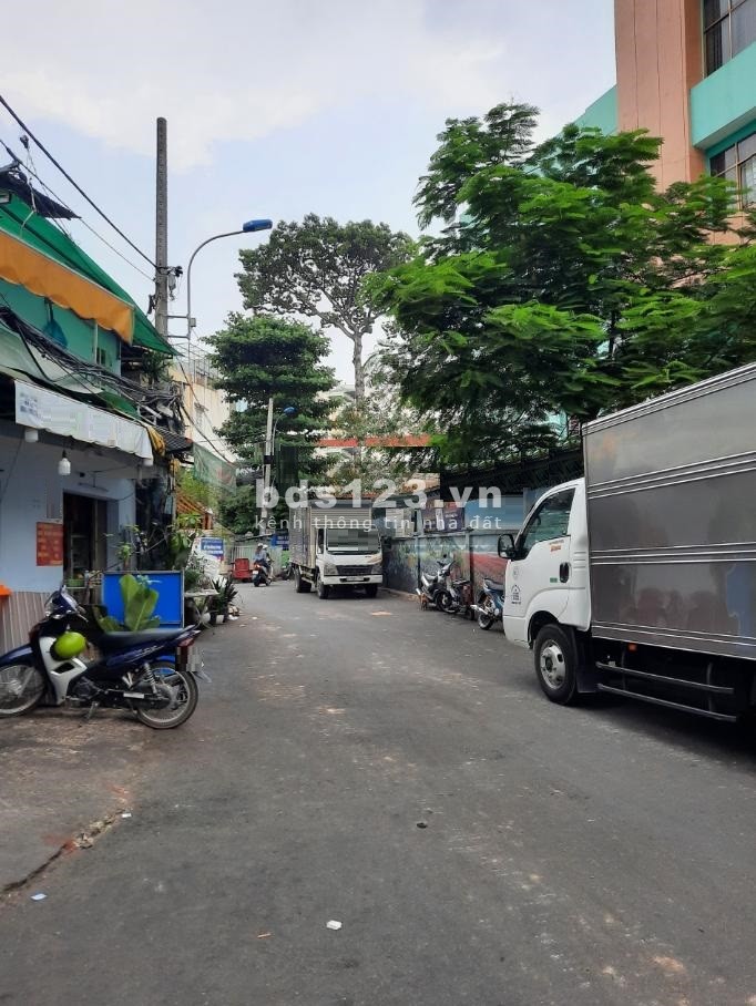 Cho thuê nhà 3 tầng mặt tiền kinh doanh Hồ Thị Kỷ Quận 10, 3PN, giá 18tr
