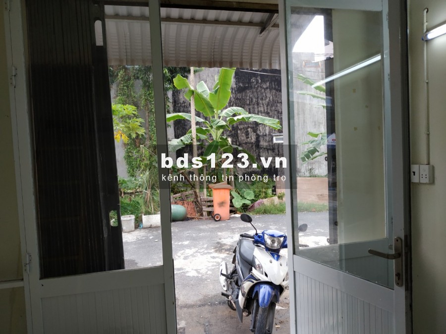 Phòng đầu dãy Thạnh Lộc 37 Q.12 gần CĐ Điện lực Bxe buýt 03. Mầm non Tân Việt Mỹ