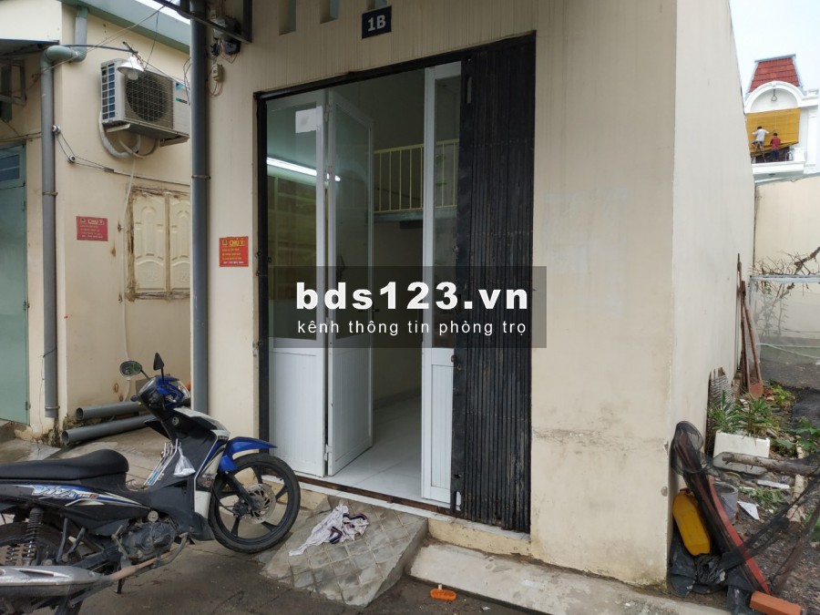 Phòng đầu dãy Thạnh Lộc 37 Q.12 gần CĐ Điện lực Bxe buýt 03. Mầm non Tân Việt Mỹ