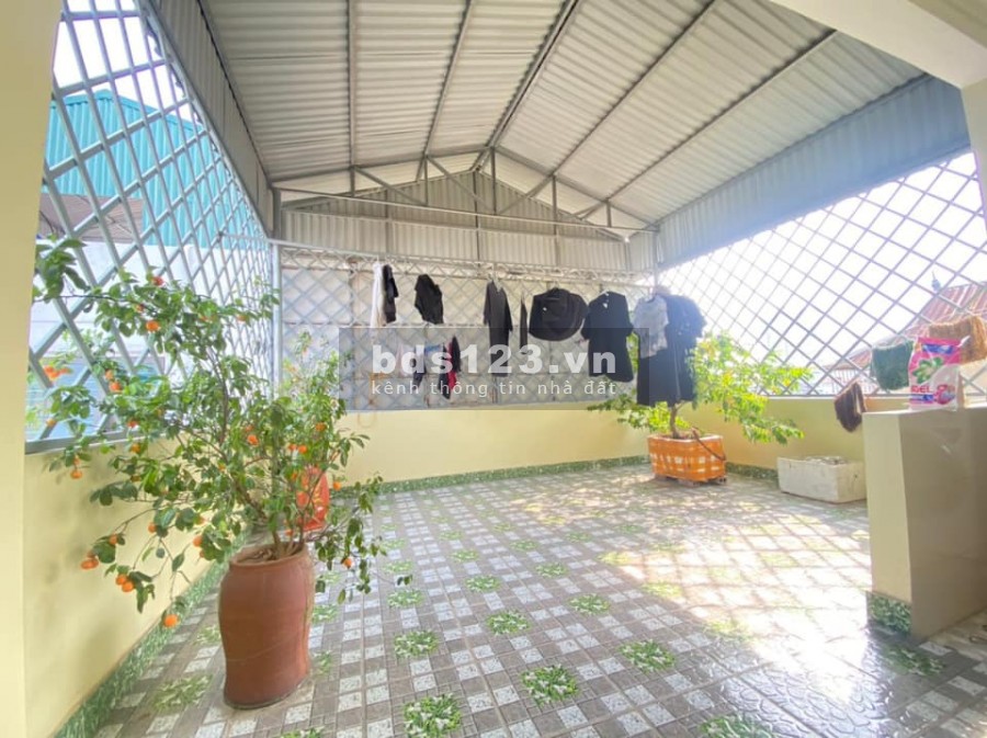 Bán gấp nhà phố Trương Định Hoàng Mai mới đẹp 50m 5 tầng mặt tiền 5,5m, giá 4,55 tỷ