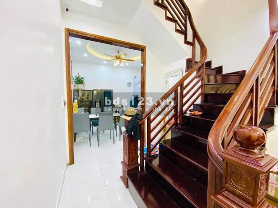 Đường Phan Trọng Tuệ, ô tô 7 chỗ vào nhà diện tích 34m, mt 4.3m,lh 0917535239