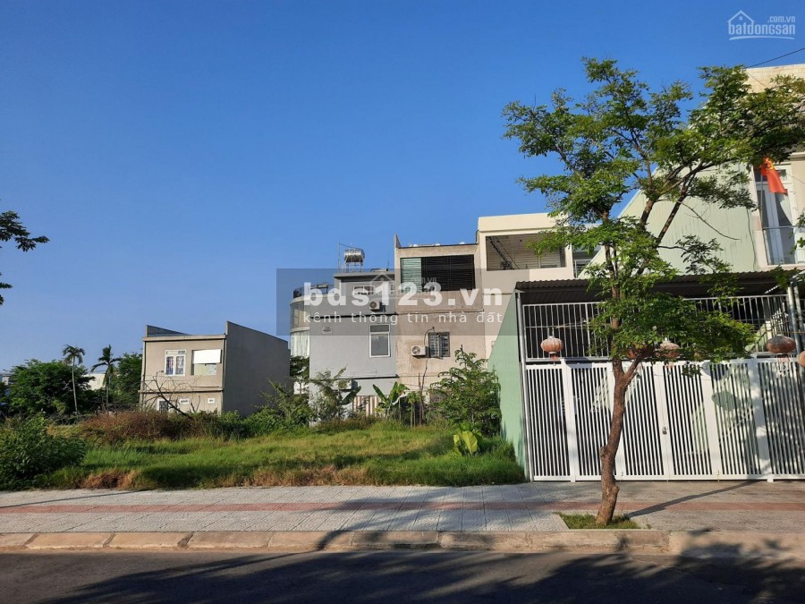 Ngân hàng giải ngân lô đất 136m2,đường 13.5m, kề bến xe Đức Long, 5p đi biển