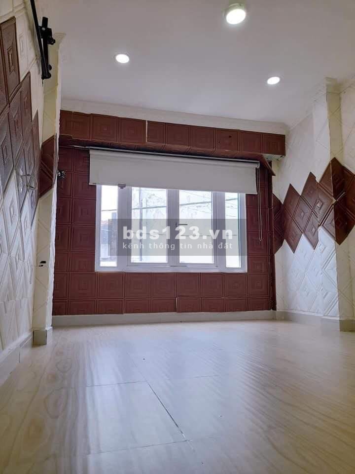 Phan Văn Năm Quận Tân Phú dtsd 40m2 hẻm xe hơi giá chỉ 1tỷ8