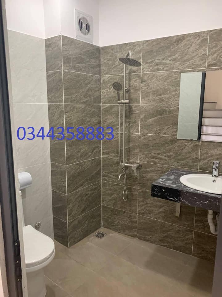 Bán nhà nguyên căn mới tinh, diện tích 37m2, 5 tầng Hai Bà Trưng Gía nhỉnh 4 tỷ