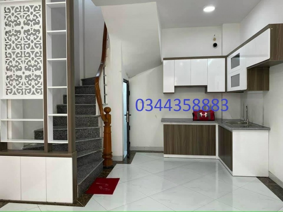 Bán nhà nguyên căn mới tinh, diện tích 37m2, 5 tầng Hai Bà Trưng Gía nhỉnh 4 tỷ