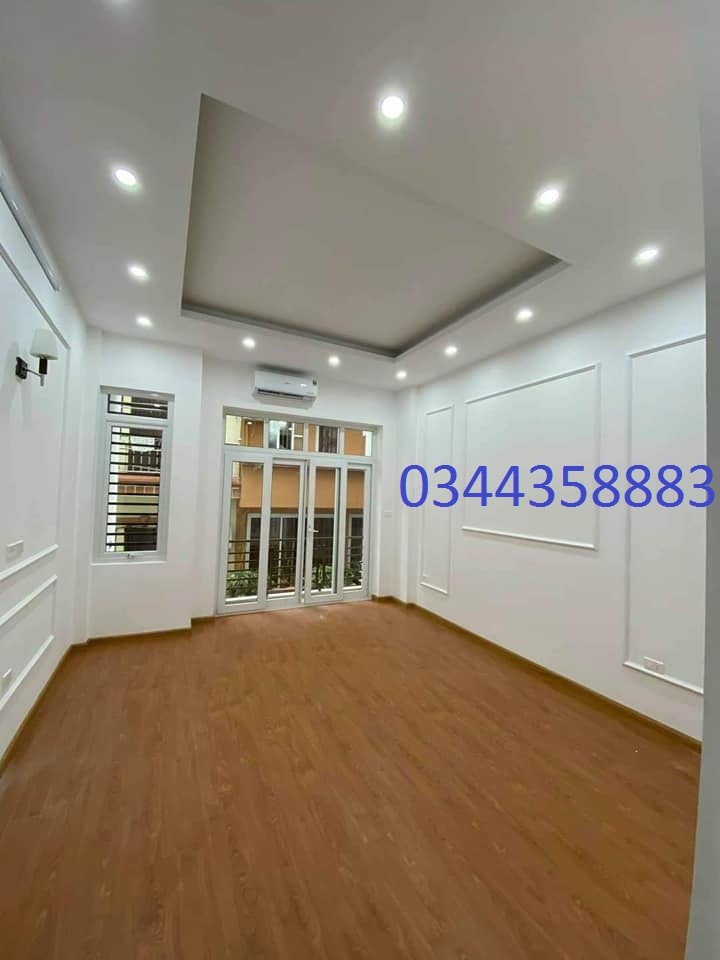 Bán nhà nguyên căn mới tinh, diện tích 37m2, 5 tầng Hai Bà Trưng Gía nhỉnh 4 tỷ