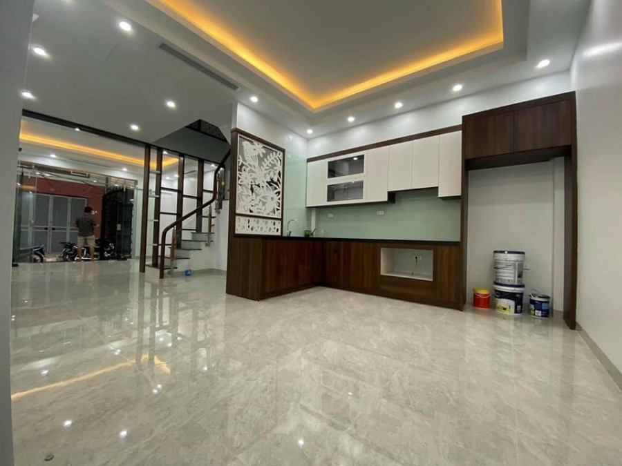 Cần bán gấp nhà 60M2, Phố Văn La, Hà Đông, Phân Lô, Ô tô tránh, Kinh doanh, giá chưa đến 6 tỷ.