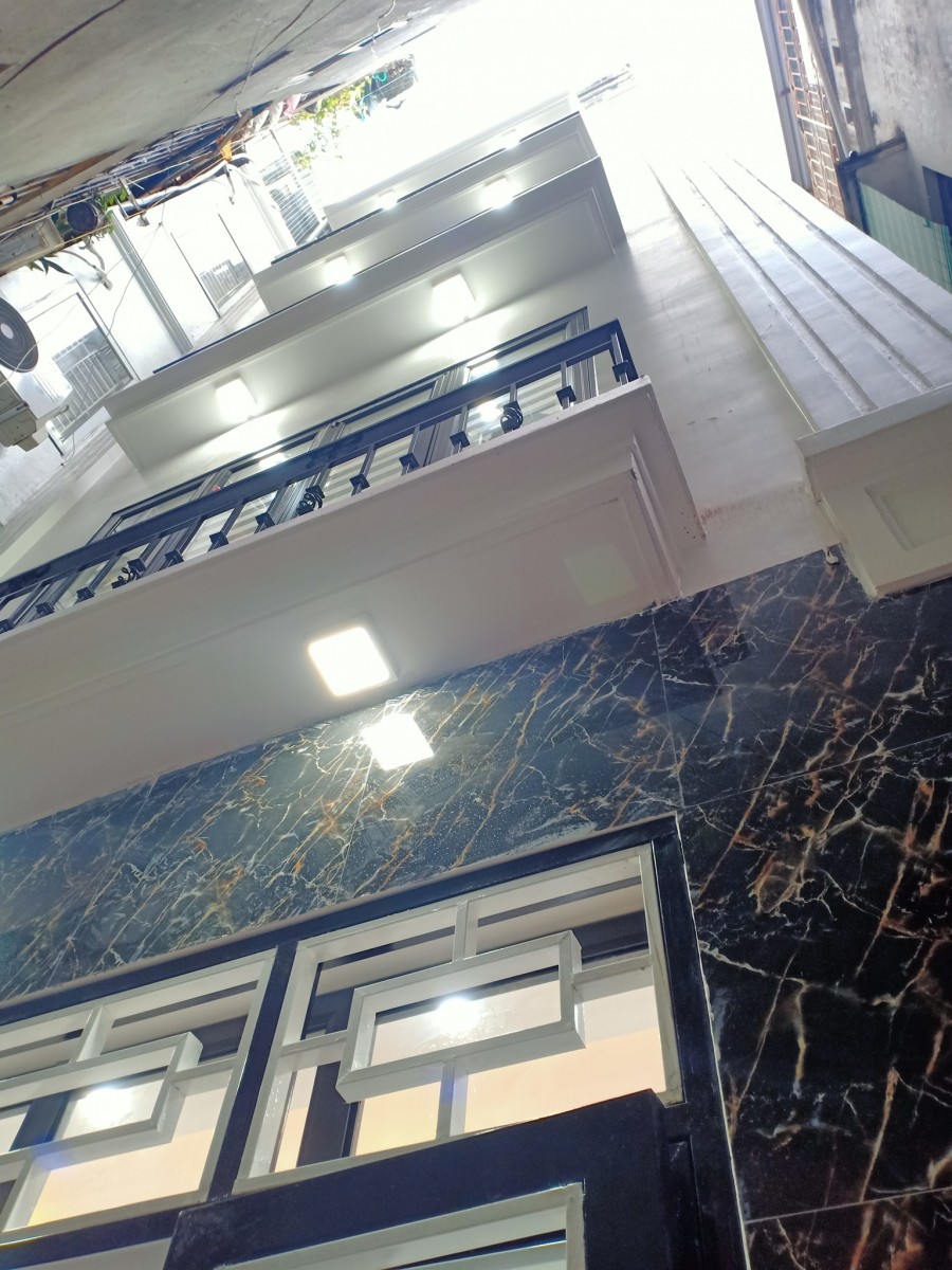 Nhà đẹp Bùi Xương Trạch, Thanh Xuân giá 4.15 tỷ, dt 40m2, 5 tầng, ngõ rộng, ô tô 50m