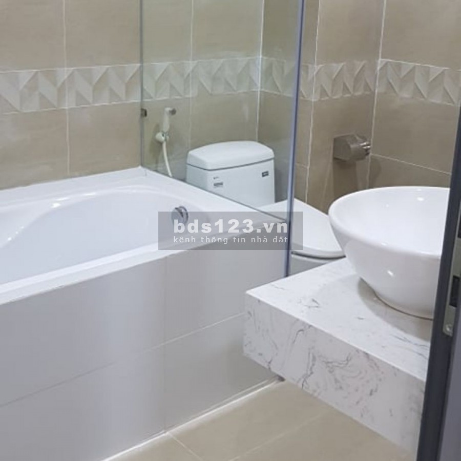 Hẻm xe hơi giáp Quận 1 rộng 6m, nhà mới 4 pn, mua ở ngay Đinh Tiên Hoàng, giá chỉ 7.95 tỷ