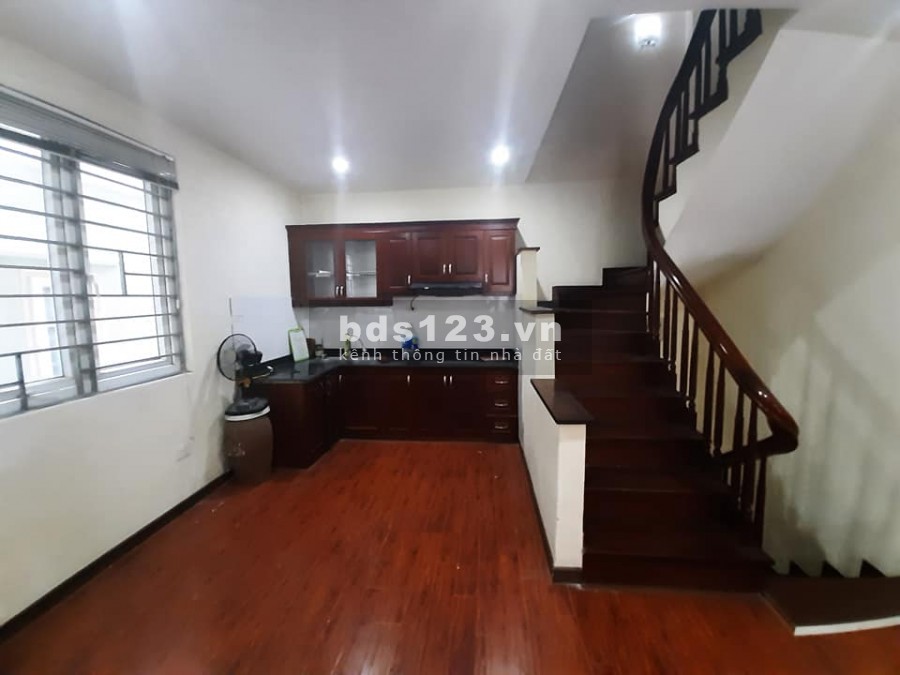 Bán nhà Nguyễn An Ninh 40m2, 4 tầng, ngõ ô tô, giá 3,5 tỷ, ngõ thông