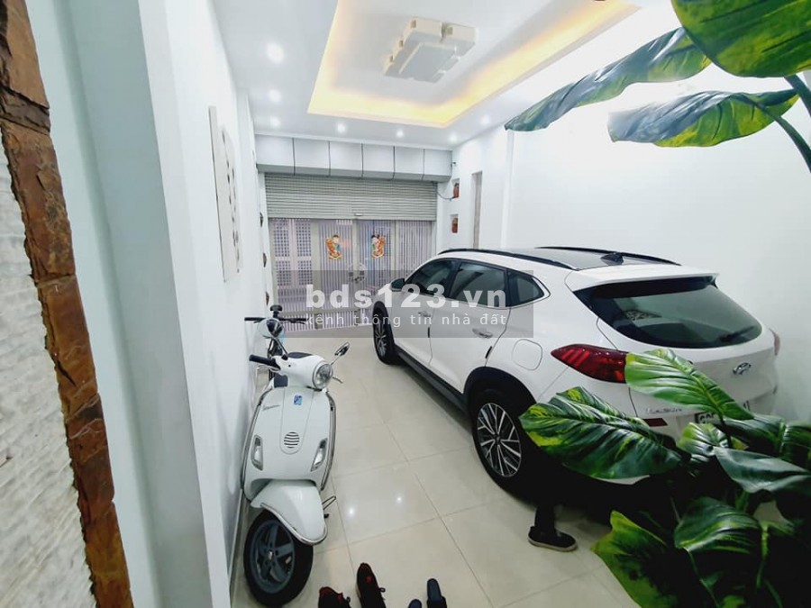 Bán nhà Trung Kính 65m2, 5 tầng, mặt tiền 6.1m, gara ô tô, 12.5 tỷ