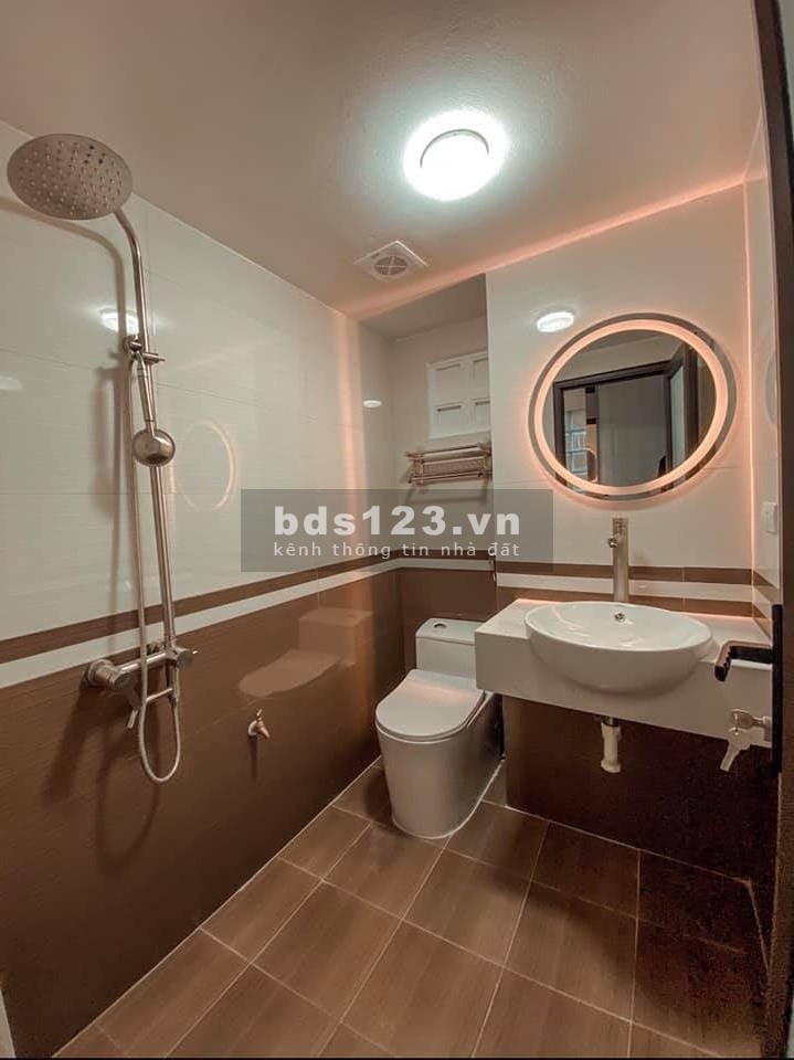 Bán gấp nhà phố Hoàng Như Tiếp an sinh đỉnh, dt 38m2, 4 tầng, giá nhỉnh 3 tỷ