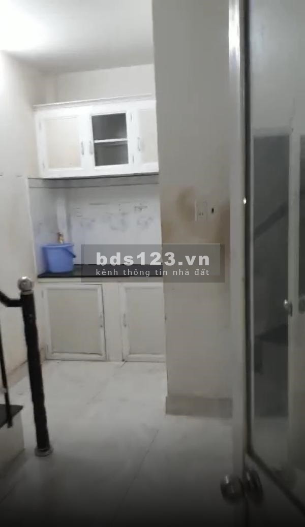 Cho thuê nhà 3 tầng mặt tiền kinh doanh Hồ Thị Kỷ Quận 10, 3PN, giá 18tr