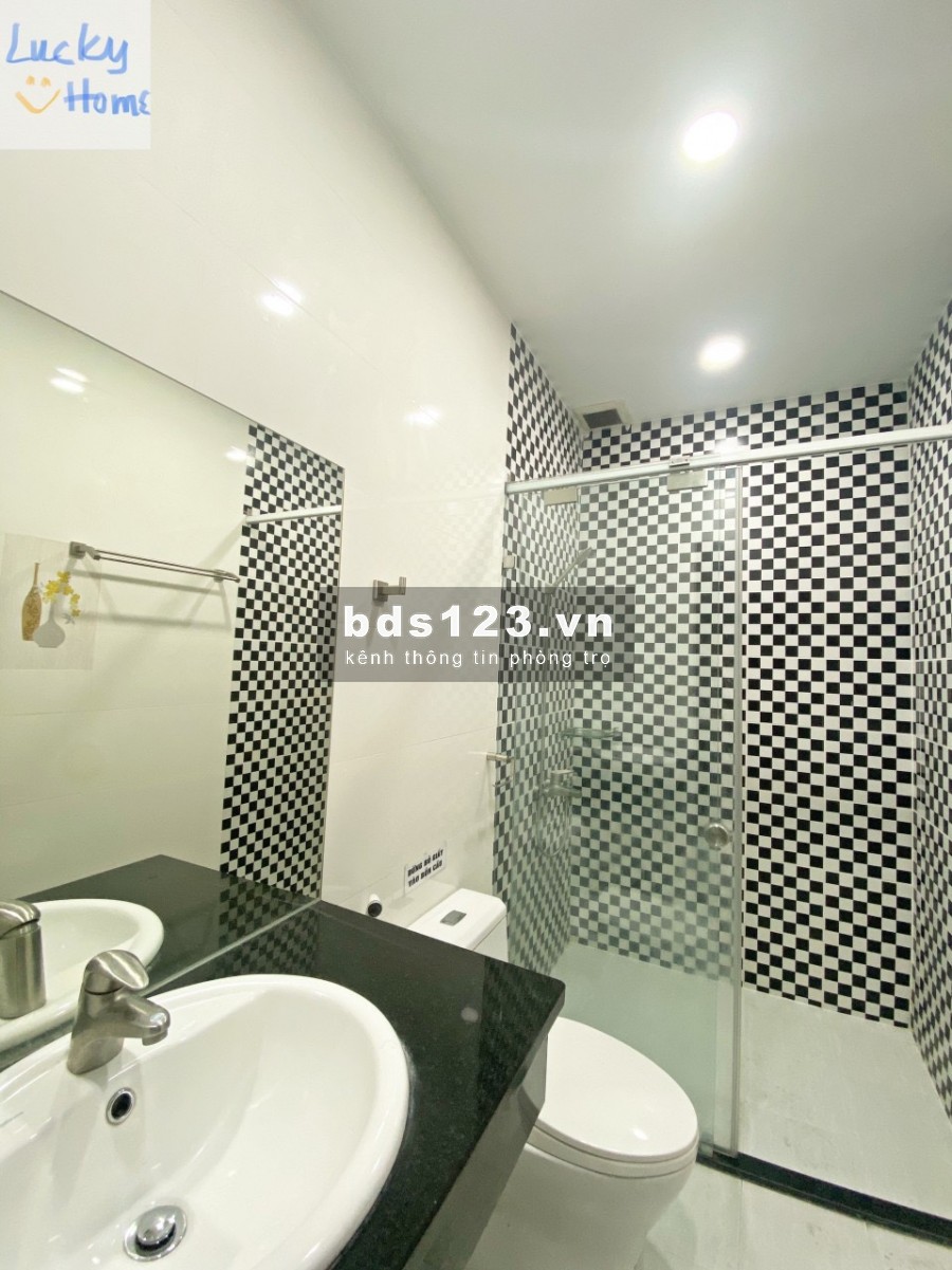 Cho thuê căn hộ duy nhất 2 pn, có ban công tại Bình Thạnh, an ninh