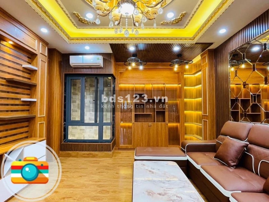 Nhỉnh 2 tỷ nhà đẹp lô góc 3 mặt thoáng, ngõ thông, sát phố, diện tích 30m2, 4 tầng
