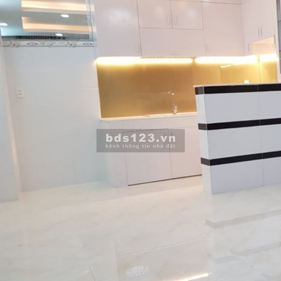Hẻm xe hơi giáp Quận 1 rộng 6m, nhà mới 4 pn, mua ở ngay Đinh Tiên Hoàng, giá chỉ 7.95 tỷ