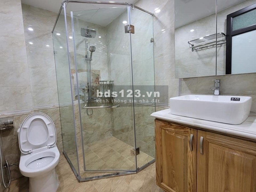 Bán nhà Trung Kính 65m2, 5 tầng, mặt tiền 6.1m, gara ô tô, 12.5 tỷ