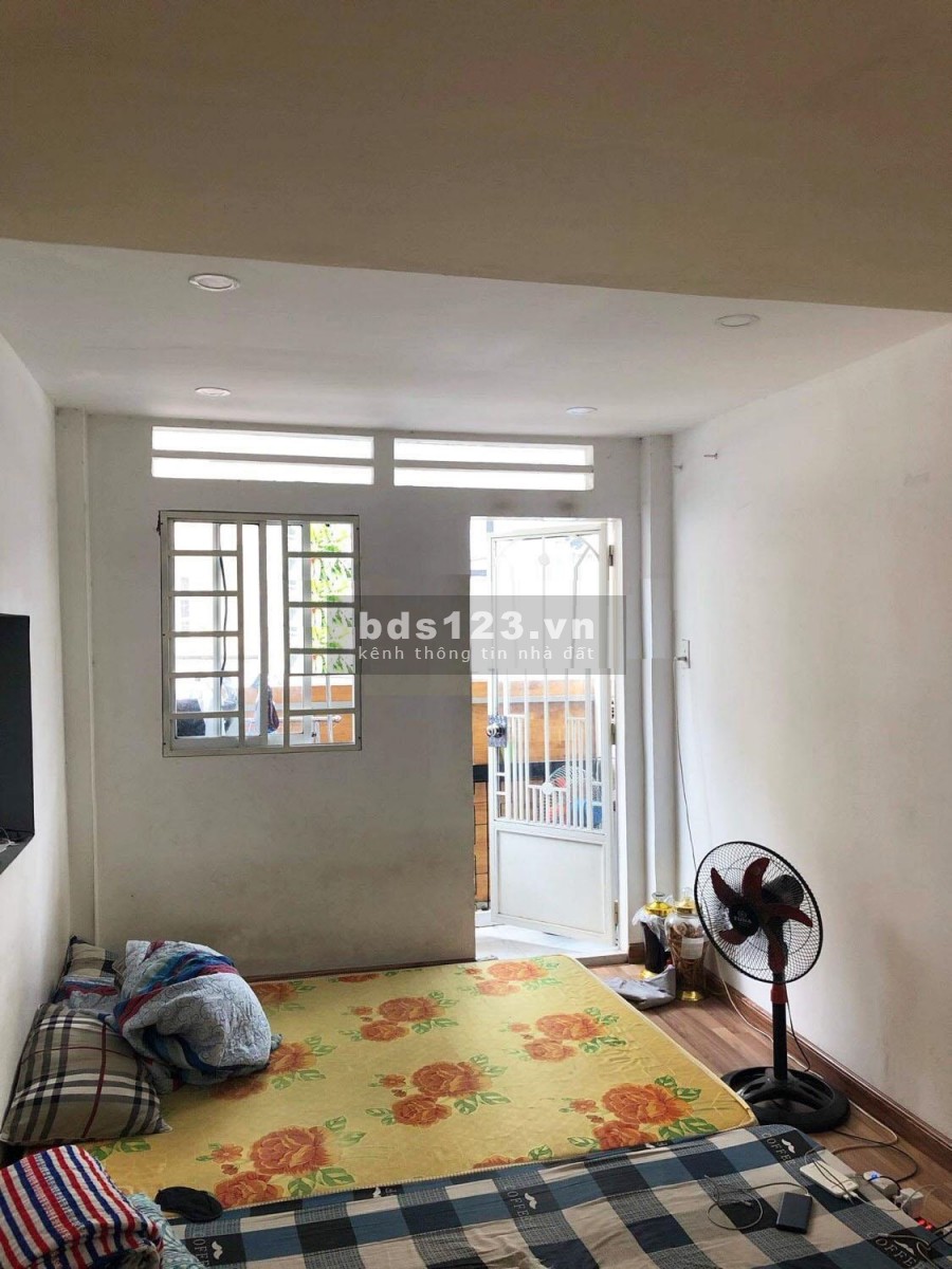 Cho thuê nhà 3 tầng mặt tiền kinh doanh Hồ Thị Kỷ Quận 10, 3PN, giá 18tr