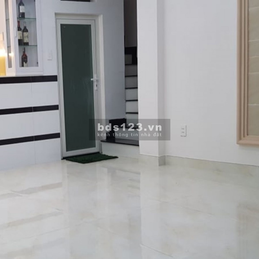 Hẻm xe hơi giáp Quận 1 rộng 6m, nhà mới 4 pn, mua ở ngay Đinh Tiên Hoàng, giá chỉ 7.95 tỷ