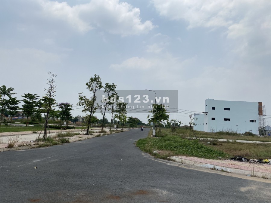 Mở bán 20 căn nhà mặt phố dự án Nhà Xinh Home Garden chỉ từ 900 triệu/căn.