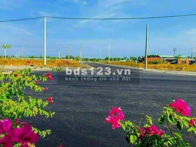 Bán đất thổ cư gần khu Phú An vị trí mặt tiền giá rẻ, giá 700 triệu