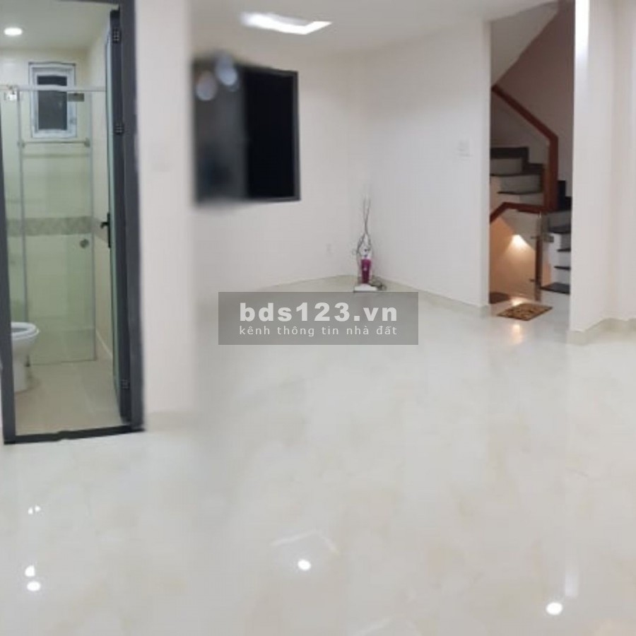 Hẻm xe hơi giáp Quận 1 rộng 6m, nhà mới 4 pn, mua ở ngay Đinh Tiên Hoàng, giá chỉ 7.95 tỷ