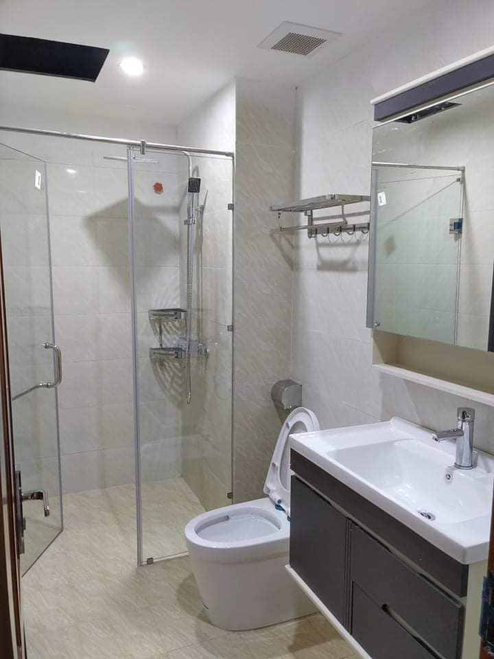 Bán nhà Lạc Long Quân, ô góc 2 mặt ô tô trahs kinh doanh cực đỉnh, dt 30m2, 5 tầng, 5.1 tỷ