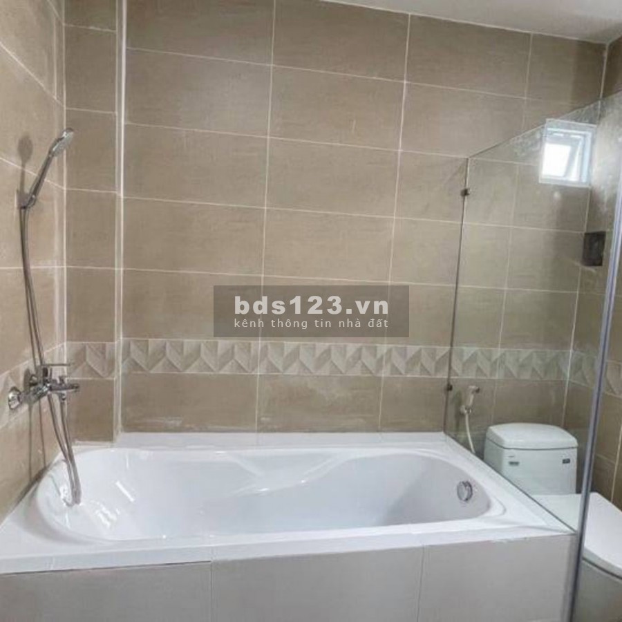 Hẻm xe hơi giáp Quận 1 rộng 6m, nhà mới 4 pn, mua ở ngay Đinh Tiên Hoàng, giá chỉ 7.95 tỷ