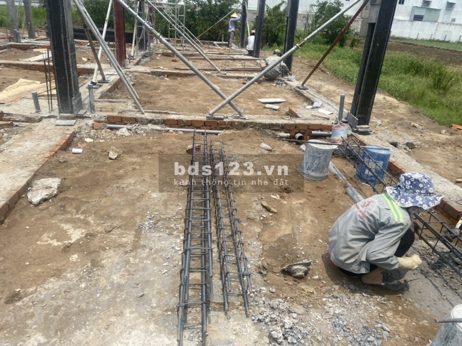 Nhà cần bán 1 trệt 1 lầu nhà xinh home garden nằm trên đường đinh đức thiện