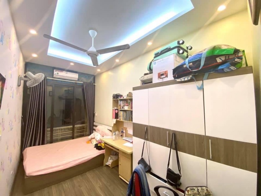 Tôn Đức Thắng, dt 38m2, nhỉnh 4 tỷ, 4 tầng đúc, 2 pn, lô góc, 15m ra phố