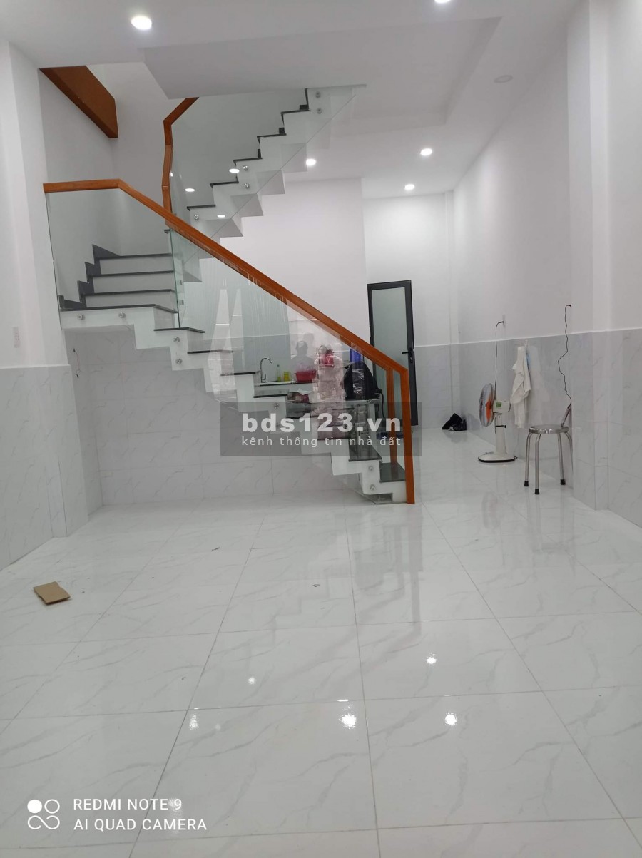 Bán nhà mặt tiền đường Hồ Văn Long, Quận Bình Tân, dt 5.2*15m, giá 5.7 tỷ