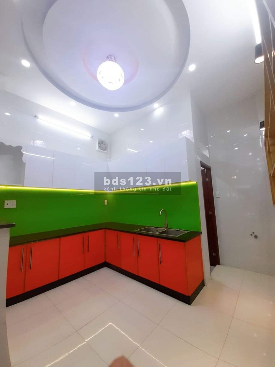 Bán nhà mặt tiền đường Hồ Văn Long, Quận Bình Tân, dt 5.2*15m, giá 5.7 tỷ