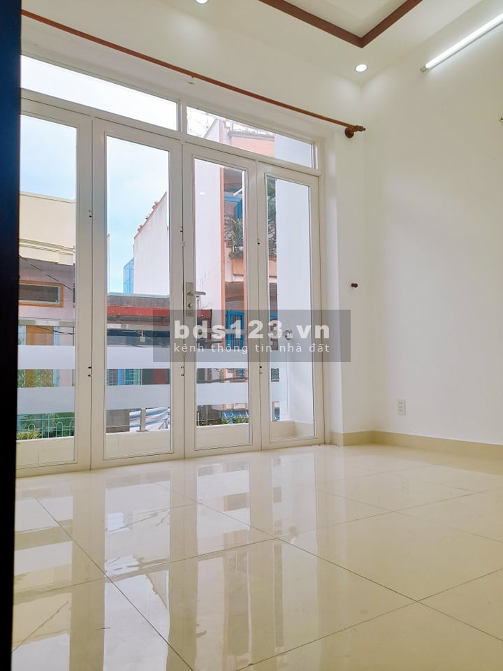 Bán nhà giá 6.6 tỷ dt 36m2 4 tầng hẻm xe hơi vào nhà Hồng Bàng Quận 11 lh 0886880910