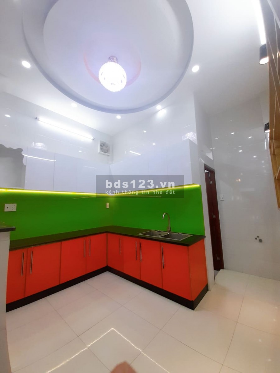 Bán nhà giá 6.6 tỷ dt 36m2 4 tầng hẻm xe hơi vào nhà Hồng Bàng Quận 11 lh 0886880910