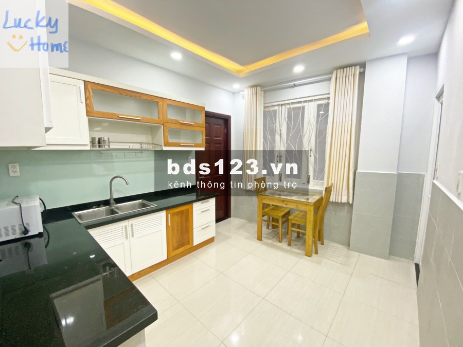 Cho thuê căn hộ duy nhất 2 pn, có ban công tại Bình Thạnh, an ninh