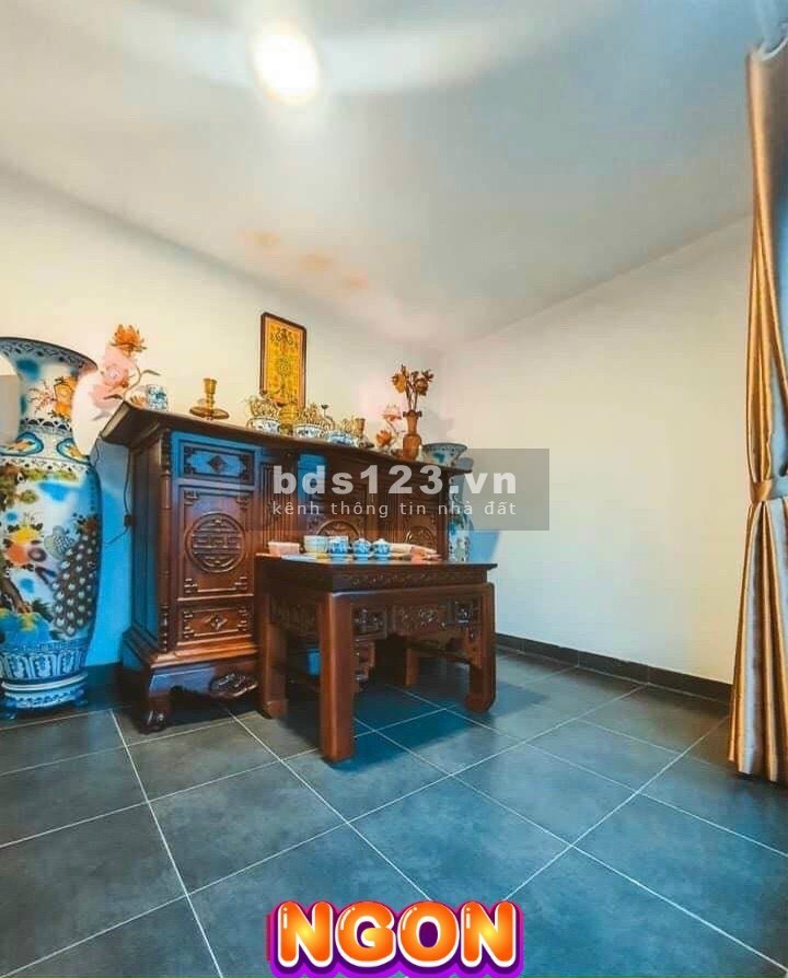 Bán nhà phố Nguyễn Thượng Mẫn, TP HD, 70m2, 2.5 tầng, gara ô tô, 2 ngủ, chỉ 2.6 tỷ