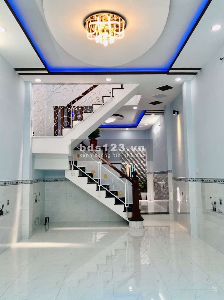 Nhà mới diện tích 60m2, 2 nhà vê sinh, khu vực Vip tại Quận 12