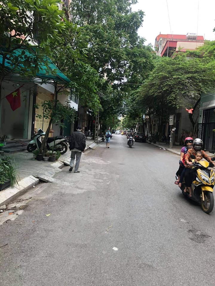 Bán gấp nhà Quang Trung Trần Đăng Ninh Hà Đông 40m 3 tầng, Vỉa hè, ô tô tránh, Kinh doanh