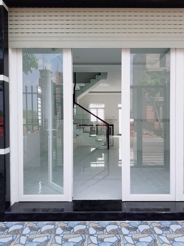 Cần Bán Gấp Nhà 90m2 Gần Chợ Bình Chánh, sổ hồng riêng, ngân hàng cho vay 50-70%